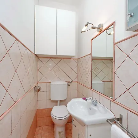 Daire Comfy For Family Next To Metro *